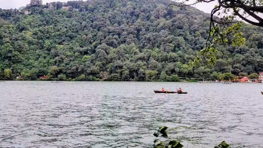Nainital holiday package – view of Naini Lake and mountains